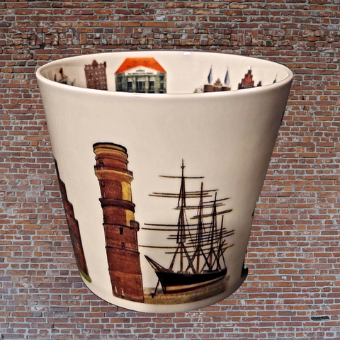 Porzellanbecher "Lübeck und Travemünde"